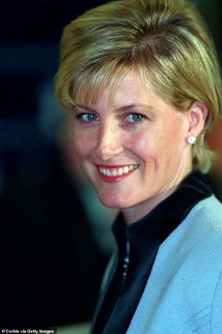 Punya Penampilan Mirip, Terungkap Alasan Sophie Tak Hadiri Pemakaman Lady Diana