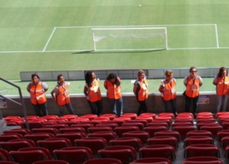 Sekuriti Ibu-Ibu di Stadion Brasil Redam Kekerasan Suporter Negeri Samba