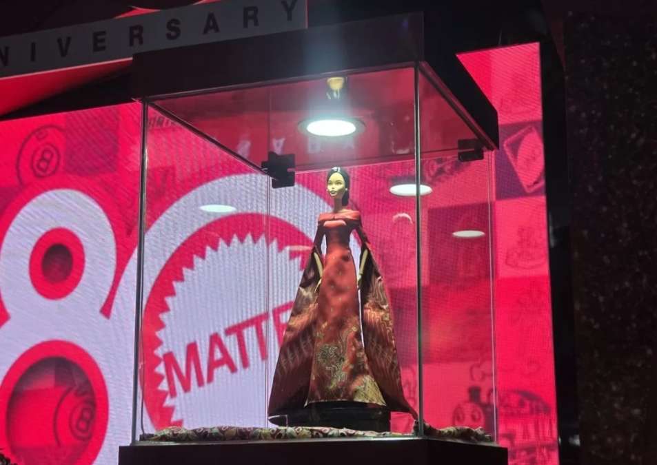 Mattel Rilis Barbie “Indonesia” Berbusana Batik Sebagai Penghormatan terhadap Warisan Budaya