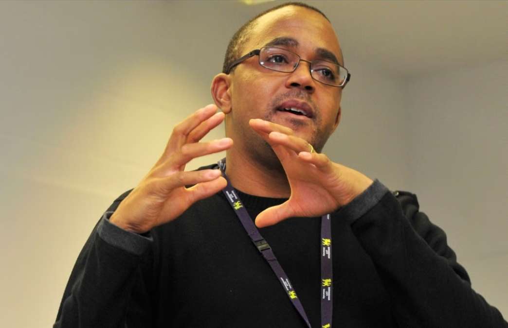Prof Kehindre Andrews Tuding Bendera St. George Inggris Simbol Rasis