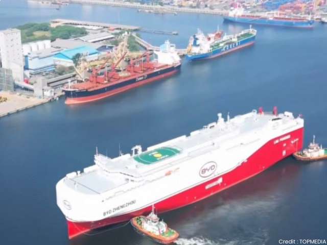 Kapal Raksasa BYD Zhengzhou Pecahkan Rekor di Tanjung Priok, Bawa 7.000 Mobil Sekaligus!
