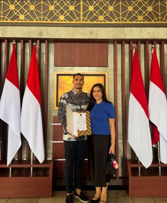 Vincent Verhaag Resmi Sandang Status WNI. Jessica Iskandar: Aku Bangga.