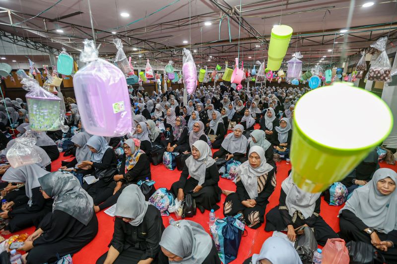 Meriah! 1.400 Ibu PKK Surabaya Ikuti Tradisi Brayakan Maulid Nabi dengan Sentuhan Lifestyle Keluarga