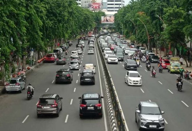 Beban Pajak Mobil di Indonesia Tembus 40%, Tertinggi di ASEAN