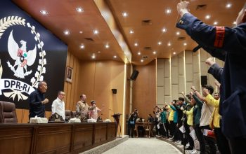 Janji Manis Senayan: Pimpinan DPR Lobi Kapolri untuk Bebaskan Mahasiswa