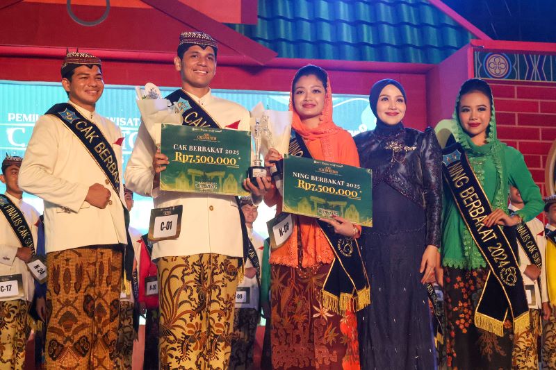 Tugu Pahlawan Jadi Saksi Grand Final Pemilihan Cak dan Ning Surabaya 2025