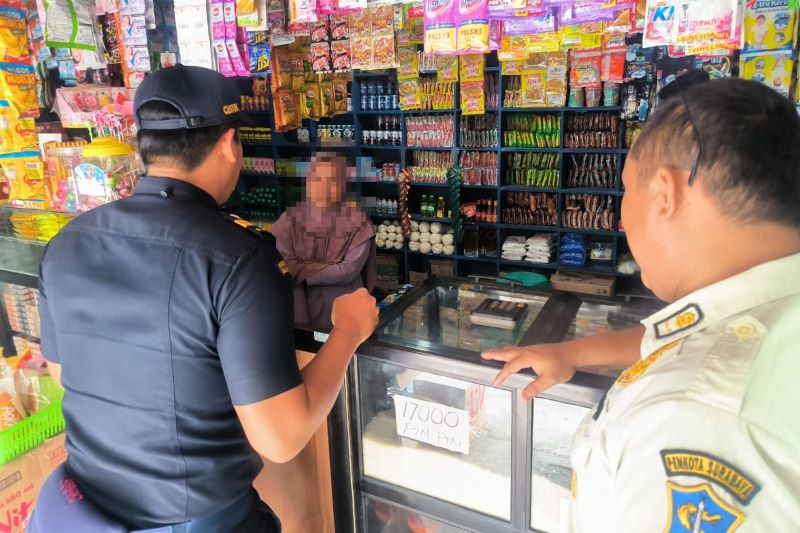 8.294 Bungkus Rokok Ilegal, Potensi Rugi Negara Rp121 Juta