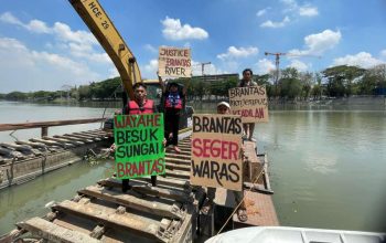 Kali Brantas Kritis Digerogoti Racun Industri dan Sampah, Ecoton Ajak Besuk Sungai