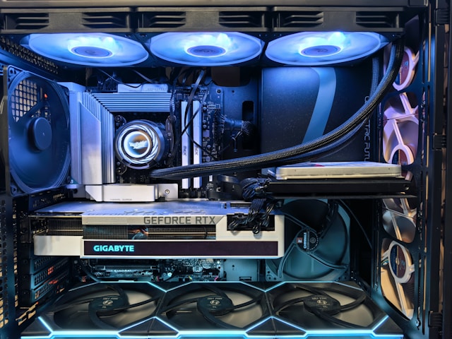 Apa Itu Liquid Cooling pada PC dan 5 Manfaatnya yang Bikin Performa Auto Maksimal