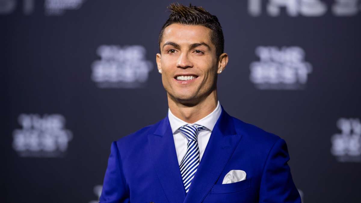 Dirikan Cabang Klinik Perawatan Rambut, Cristiano Ronaldo Takut Pada Kebotakan