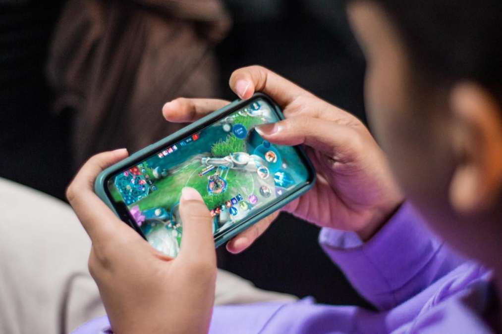 Kelompok Teroris Sekarang “Nongkrong” di Game Online untuk Cari Anak-Anak