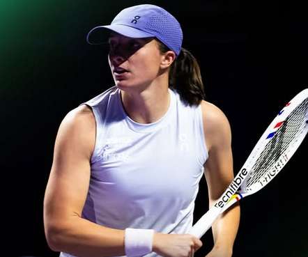 Iga Swiatek Unggul di Laga Perdana Final WTA 2025, Tumbangkan Madison Keys dalam Dua Set