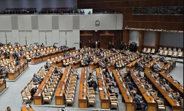 DPR RI Sahkan RUU KUHAP Jadi Undang-Undang, Komisi III Tegaskan Partisipasi Publik
