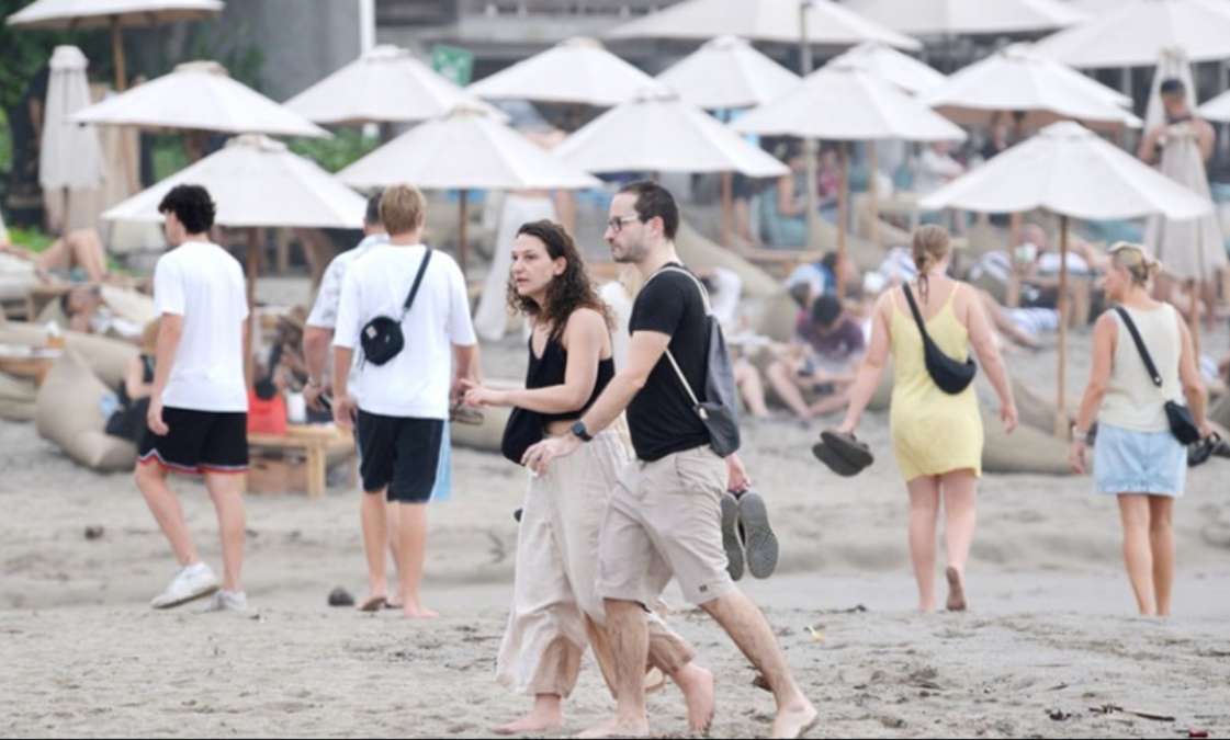 Kunjungan Wisman ke Indonesia Diproyeksikan 1,3 Juta pada Desember 2025