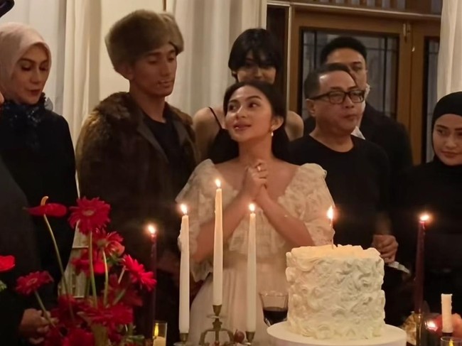 Ulang Tahun ke-29, Ariel Tatum Tampil Bak Ellen Hutter, Daffa Berperan sebagai Count Orlok