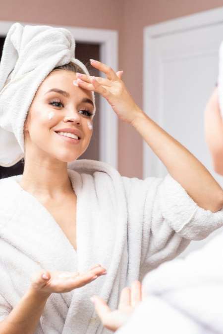 Jangan Salah Pilih! Ini Perbedaan Whitening, Brightening, dan Lightening