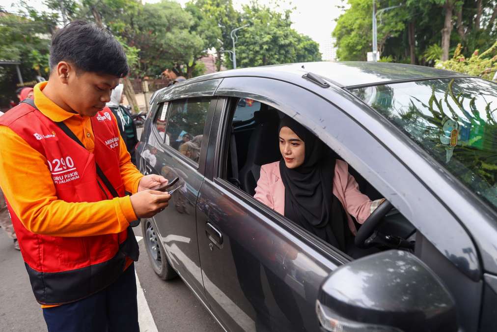 Pemkot Surabaya Terapkan Parkir Non-Tunai di 1.510 Titik, 50 CCTV Portabel Disiagakan