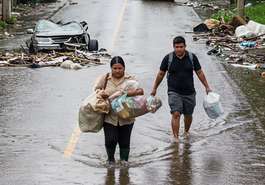 Surabaya Buka Posko Peduli Bencana untuk Korban Banjir dan Longsor di Sumatra