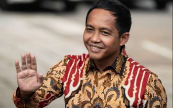 Raja Antoni Mengaku Tak Pernah Keluarkan Izin Eksploitasi Hutan