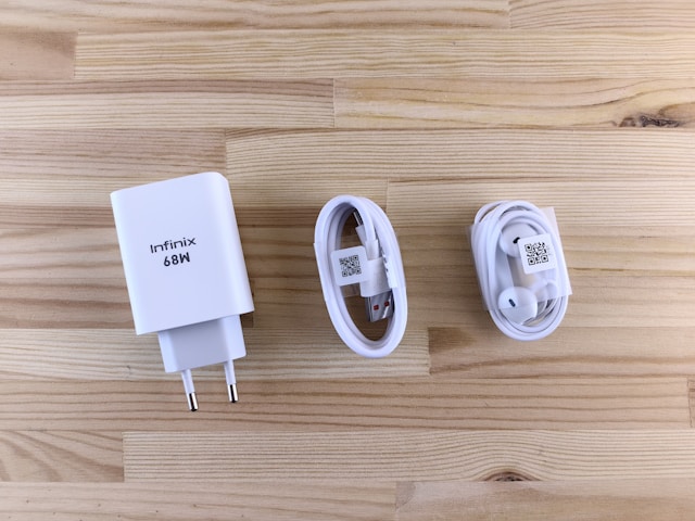 Mitos atau Fakta? Benarkah Charger Beda Merek Merusak Kesehatan Baterai HP