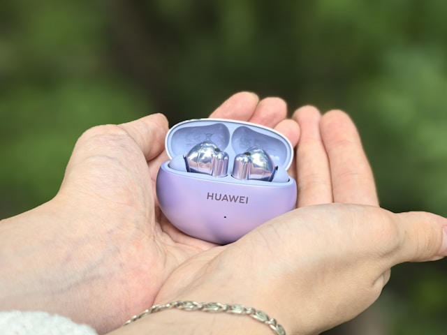 Anti Bising, Ini Waktu Terbaik Pakai Fitur Active Noise Cancelling di TWS Kamu Biar Telinga Tak Gampang Sakit