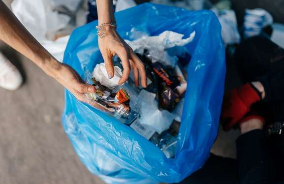 Kesadaran Warga Meningkat, Sampah Malam Tahun Baru Surabaya Turun Tajam