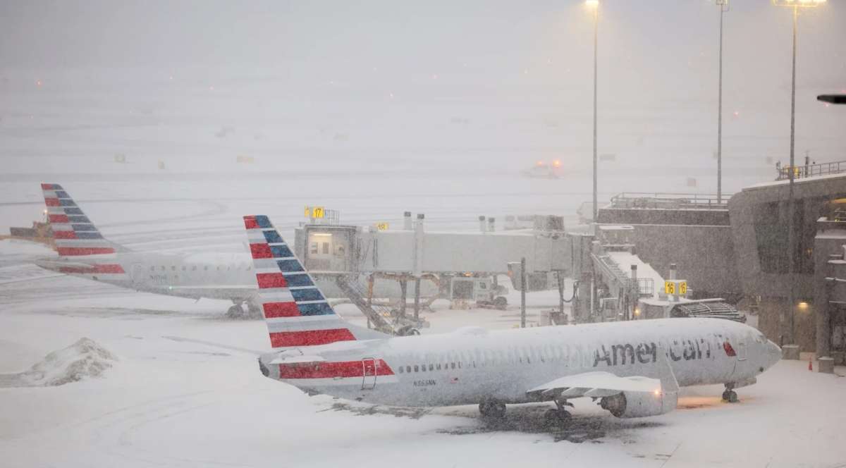Amerika Dilanda Badai Dingin, 13.000 Penerbangan Dibatalkan