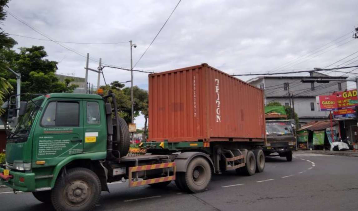 Kecelakaan Truk di Jalan HR Muhammad Surabaya, Begini Aturan Truk Masuk Kota