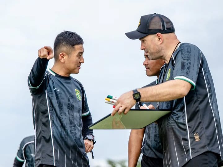 Jelang Hadapi Malut United di GBT, Bernarno Tavares Analisis Karakter Pemain, Siapkan Latihan Fisik dan Taktikal