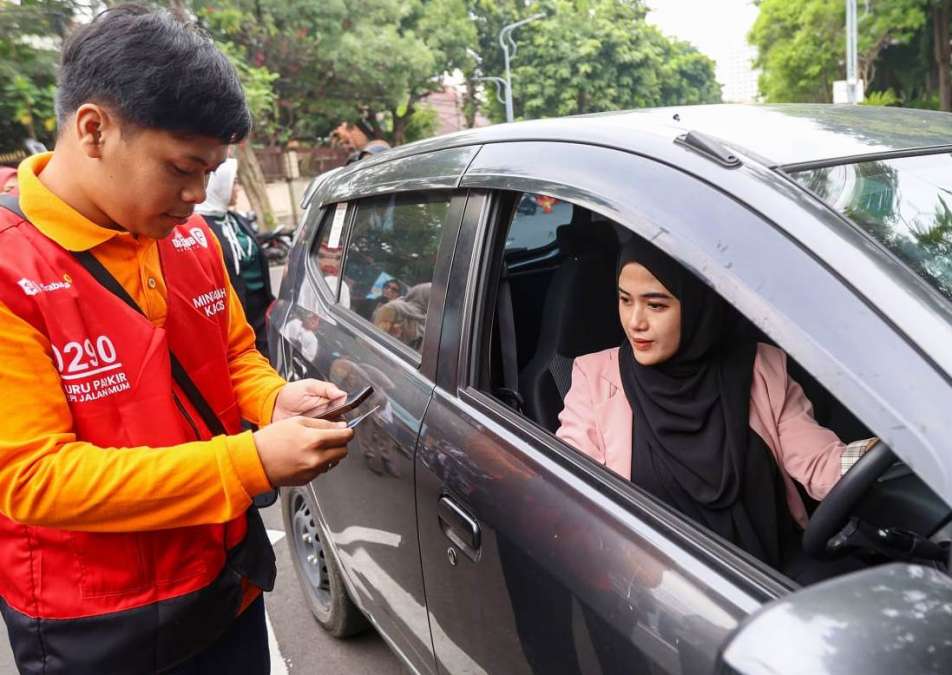 Dishub Surabaya Gencarkan Parkir Non Tunai, Plototi Jukir Nakal, Targetkan 1.500 Titik Tuntas Januari