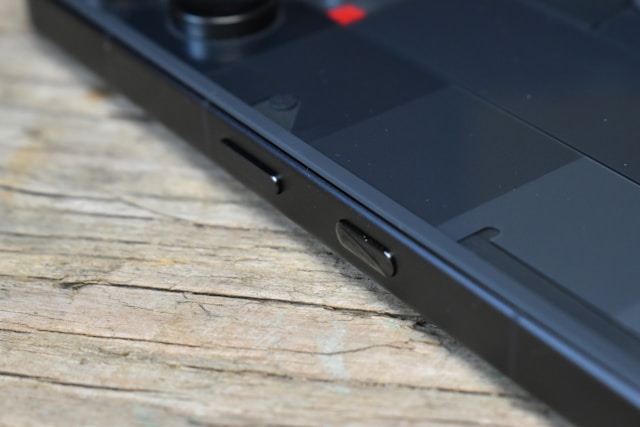 3 Cara Memperbaiki Tombol Power HP yang Masuk ke Dalam