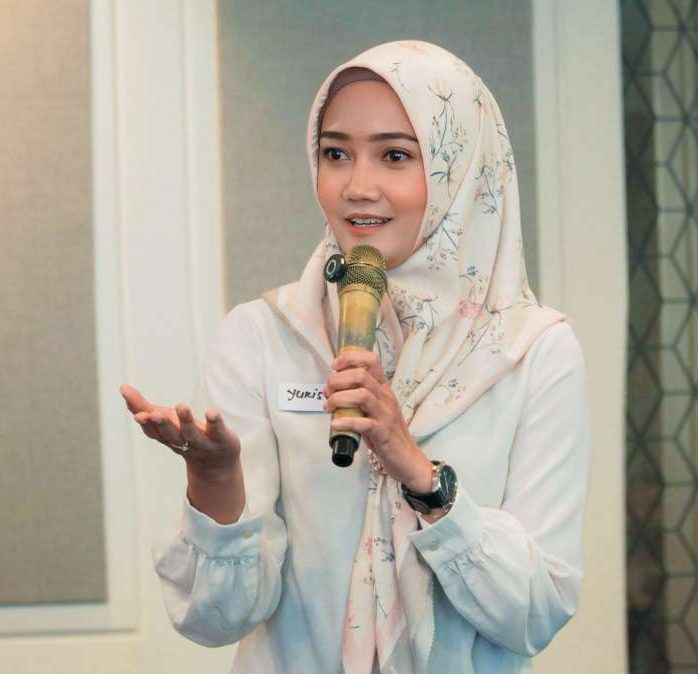 Cara Yuris Sabriena Berproses From Minus To Hero