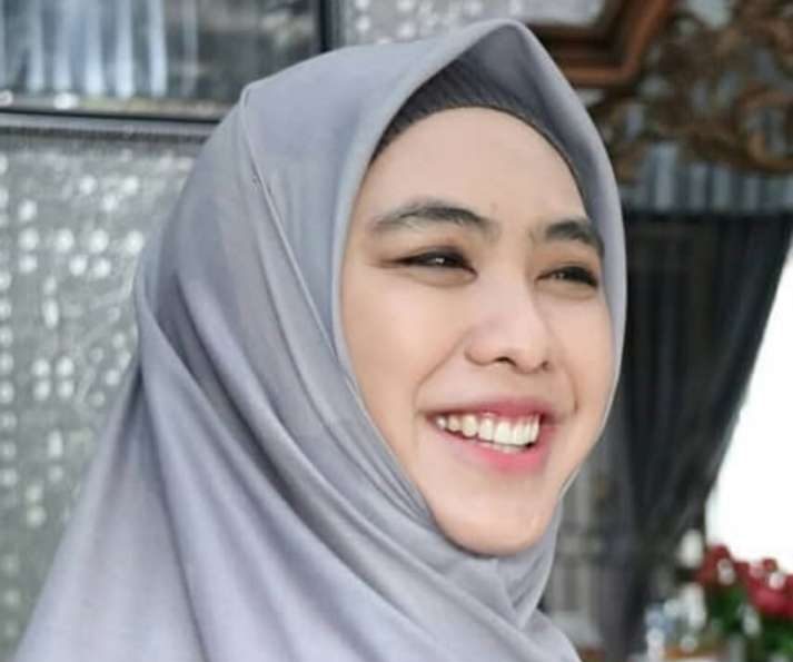 Rela Mondar Mandir Mesir-Indonesia, Oki Setiana Dewi Tak Ingin Bolos Kuliah