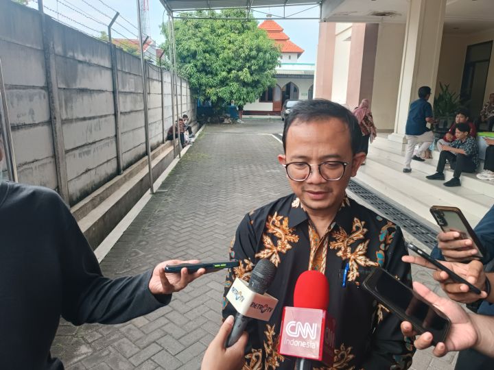Khofifah Absen di Sidang Kasus Hibah Pokmas, Ajukan Permohonan Penjadwalan Ulang