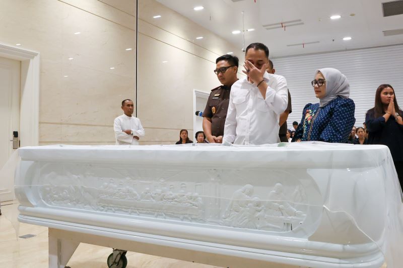 Eri Cahyadi Sampaikan Duka Mendalam atas Wafatnya Ketua DPRD Surabaya