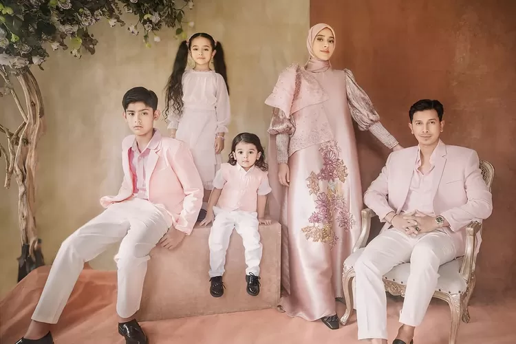 Kakak Terjaring KPK, Fairuz A Rafiq Unggah Pesan Soal Diam dan Keheningan