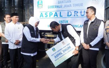 Sapa Bansos ke-9, Khofifah Salurkan Rp7,2 Miliar untuk Warga Lamongan