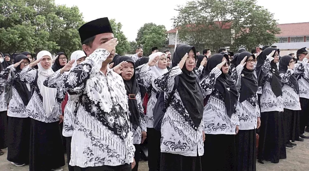 Pemerintah Naikan Kesejahteraan Guru Honorer dan Guru ASN