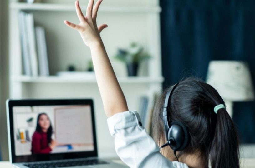 Pemerintah Batalkan Sekolah Daring, Akademisi Nilai Tak Efektif