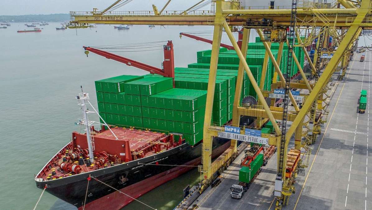 Ekspor Jawa Timur Tumbuh Awal Tahun, Namun Neraca Perdagangan Tetap Defisit Hampir USD 500 Juta