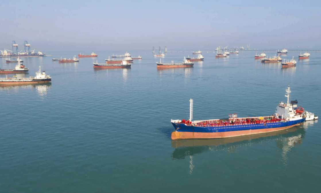 Krisis Selat Hormuz: 1.900 Kapal Tertahan, Tarif Angkutan Global Melonjak