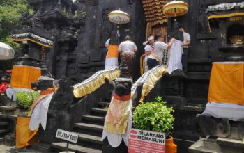 Geliat Ngayah di Pura Agung Jagat Karana, Ratusan Umat Hindu Surabaya Bersiap Sambut Nyepi 1947 Saka