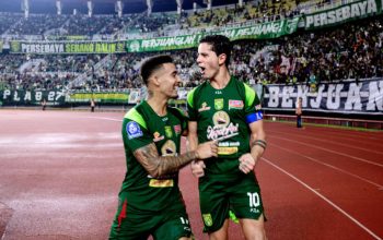 Classic Match di GBT Berakhir Tanpa Pemenang, Drama VAR Warnai Duel Persebaya vs Persib