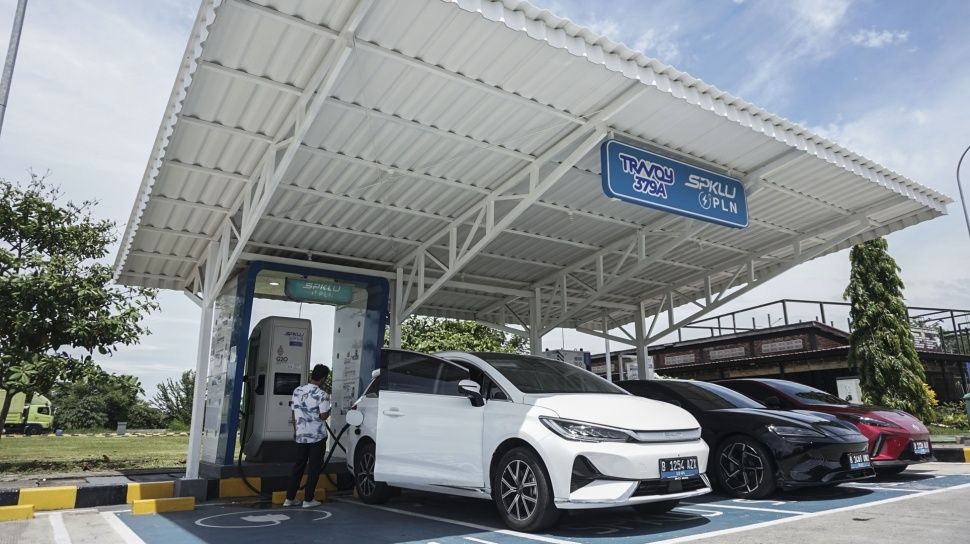 Tak Sekadar Colok, Ini Panduan Aman Charging Mobil Listrik di SPKLU
