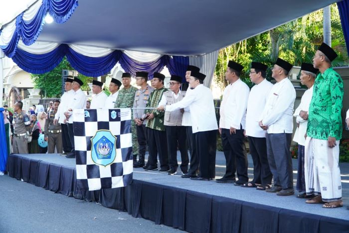 Lima Kloter Jamaah Haji Asal Lamongan Diberangkatkan