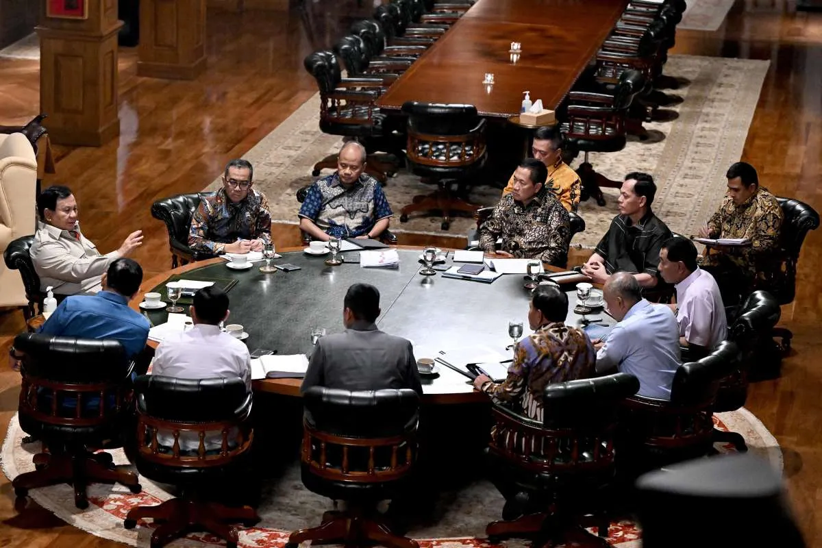 Rapat Terbatas di Istana, Prabowo Fokus Benahi BUMN dan Percepat Kampung Nelayan