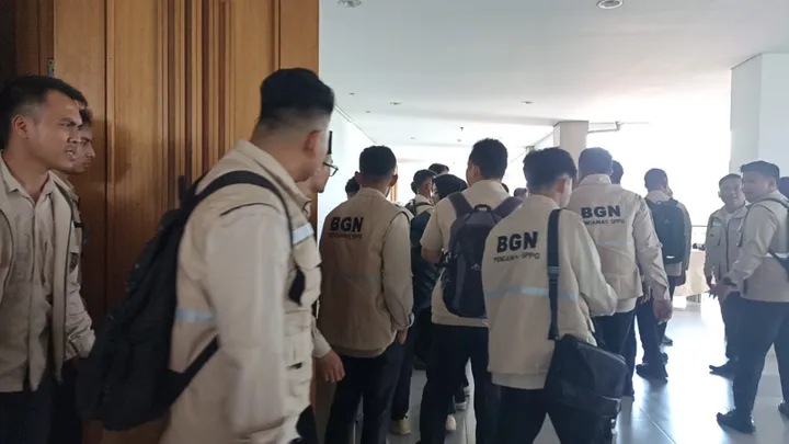 Rapat Mewah, Akses Media Ditutup, KNPI Bongkar Kejanggalan BGN