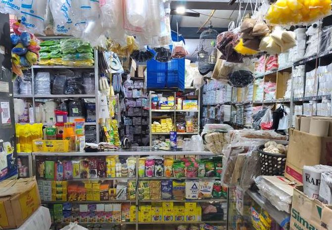 Harga Plastik Melonjak Akibat Konflik Timur Tengah