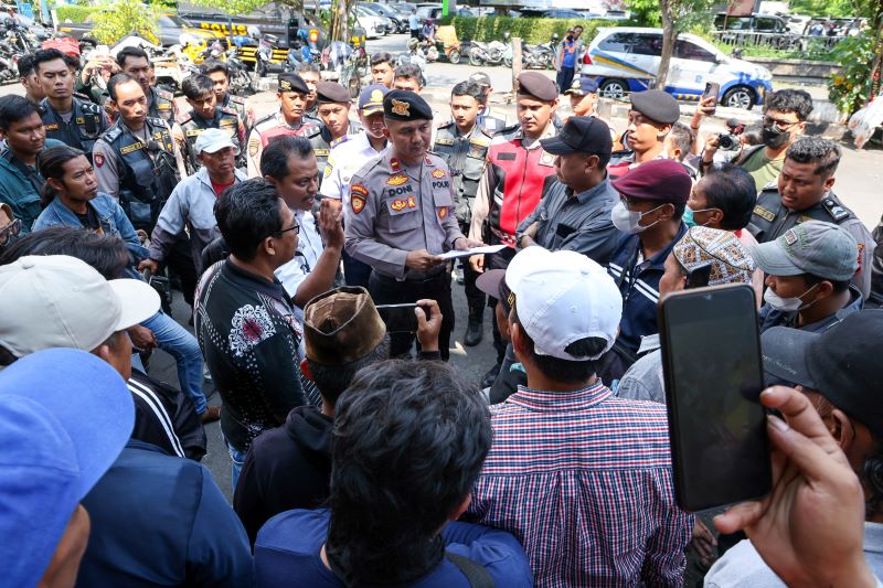 Eri Cahyadi Tegas! Jukir Tolak Rekening Parkir Non-Tunai Siap Diganti