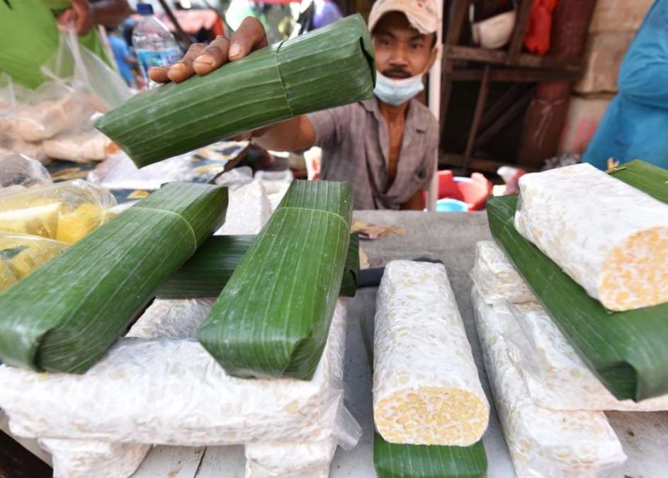 Harga Plastik Kemasan Melonjak, Disperindag Jatim Dorong Kemasan Alternatif